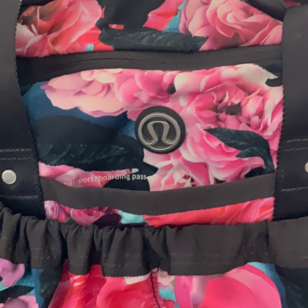 Lululemon Yoga On The Fly Duffel Bag - Picture 3 of 12